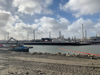 Shell Pernis poort 14 crew parking place. – Pernis